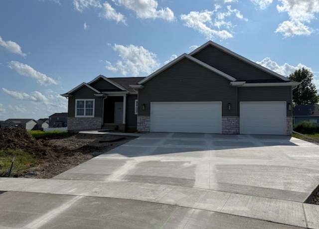 Property at 135 Sunbird Ct, Waterloo, IA 50701, 3 beds, 2 baths