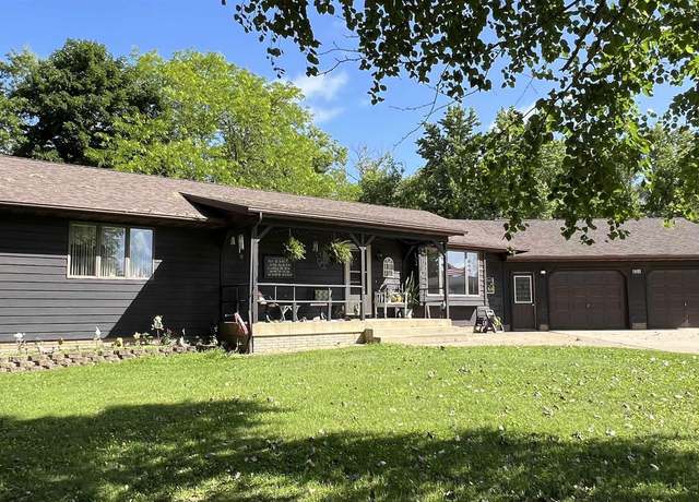 Property at 631 W Hale St, New Hampton, IA 50659, 3 beds, 3 baths