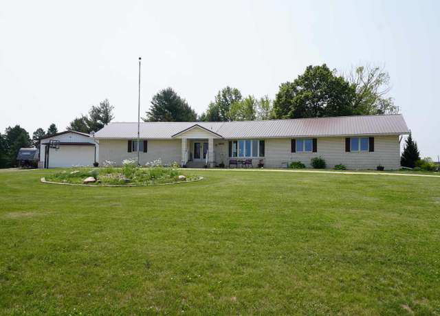Property at 2602 Wandering Acres Dr, Charles City, IA 50616, 4 beds, 3.5 baths
