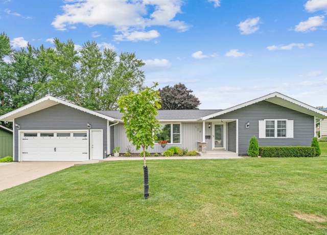 Property at 524 NE 8th Ave, Oelwein, IA 50662, 3 beds, 1.5 baths