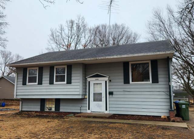 Property at 1104 Grove Street St, Charles City, IA 50616, 3 beds, 2 baths