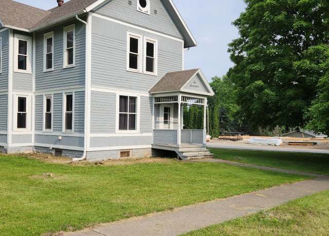 Property at 617 S Main St, Fayette, IA 52142, 5 beds, 2 baths
