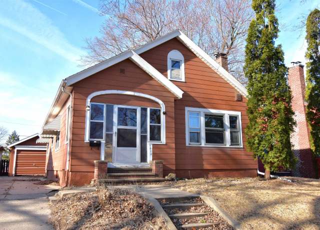 Property at 1012 Grant Ave, Waterloo, IA 50702, 3 beds, 2 baths