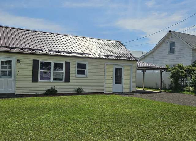Property at 211 Stiles St, Manchester, IA 52057, 2 beds, 1 bath