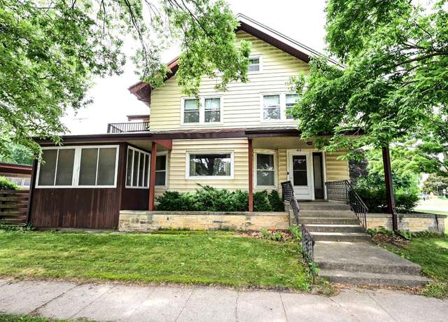 Property at 412 N Franklin St, Manchester, IA 52057, 5 beds, 1.5 baths