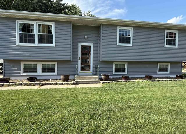 Property at 2304 NW 3rd Ave, Waverly, IA 50677, 5 beds, 2 baths