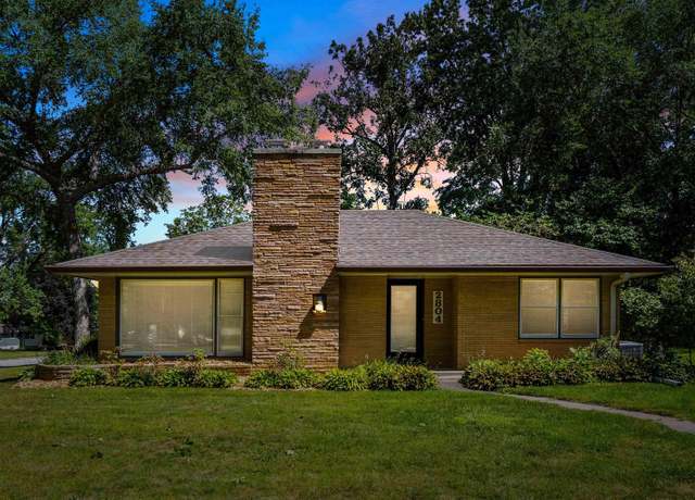 Property at 2804 Neola St, Cedar Falls, IA 50613, 3 beds, 2 baths