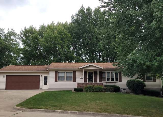 Property at 911 3rd Ave Ave NE, Oelwein, IA 50662, 3 beds, 2 baths