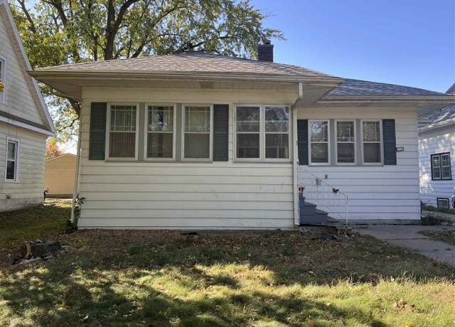 Property at 714 Baltimore St, Waterloo, IA 50702, 2 beds, 1 bath