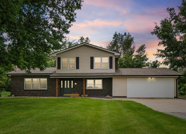 Property at 4112 E Shaulis Rd, Waterloo, IA 50702, 3 beds, 1.5 baths