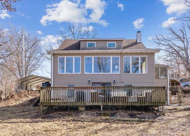 Property at 32507 231st St, Eldora, IA 50627, 3 beds, 3 baths
