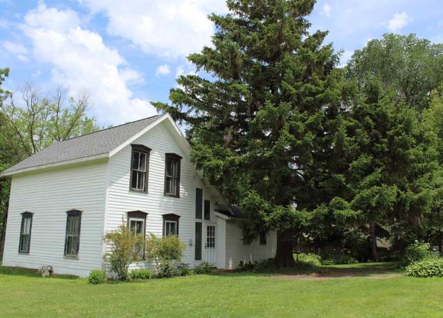 Property at 501 W North St St, Calmar, IA 52132, 3 beds, 1 bath