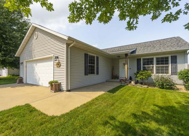 Property at 1204 Robertson Rd, Waverly, IA 50677, 4 beds, 3 baths