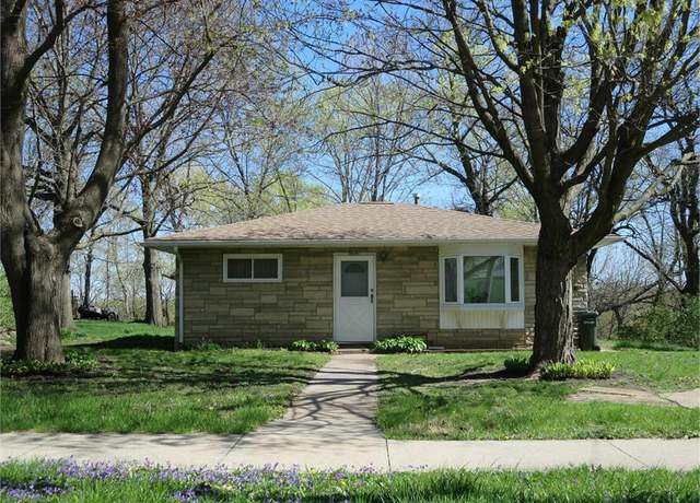 Property at 1404 Rainbow Dr, Waterloo, IA 50701, 2 beds, 1 bath