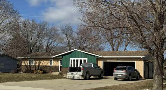 Photo of 3019 Clark St, Charles City, IA 50616