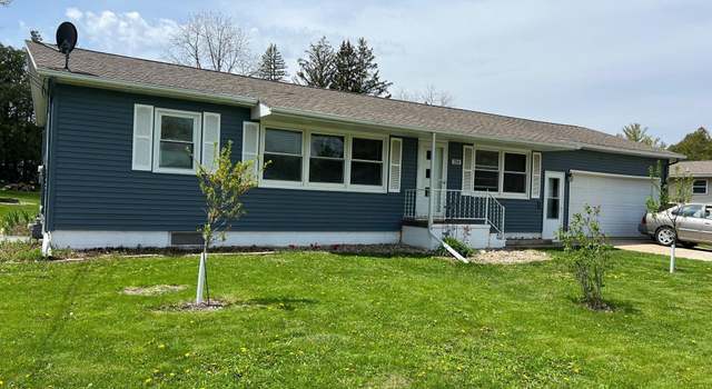 Photo of 104 Alexander St, Fayette, IA 52142
