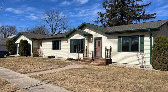 Photo of 405 Clay St, Clermont, IA 52135