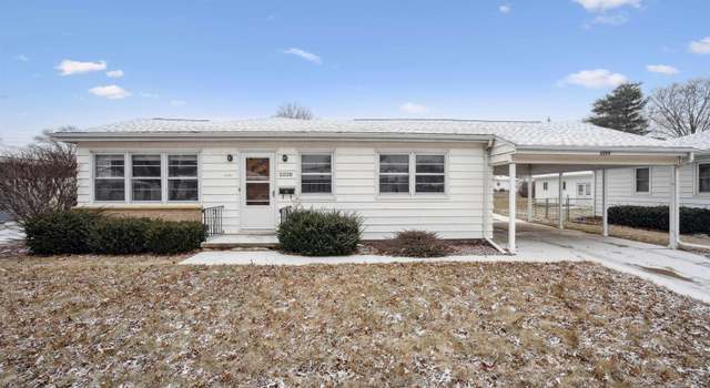Photo of 2228 Valley Park Dr, Cedar Falls, IA 50613