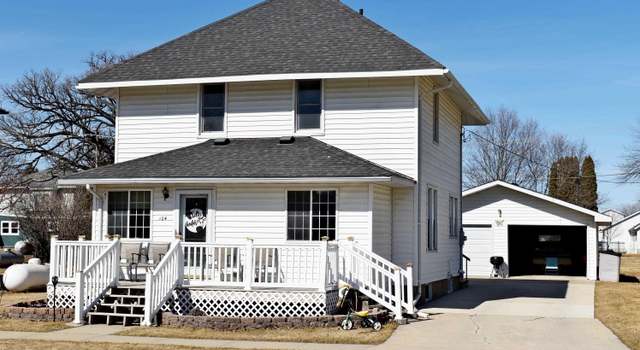Photo of 104 E 4th St, Riceville, IA 50466