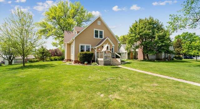 Photo of 1010 12th St, Eldora, IA 50627