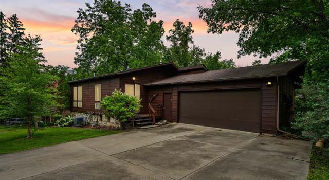 Photo of 214 Four Seasons Dr, Waterloo, IA 50701