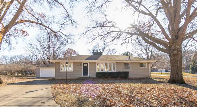 Photo of 1901 Pin Oak Dr, Cedar Falls, IA 50613