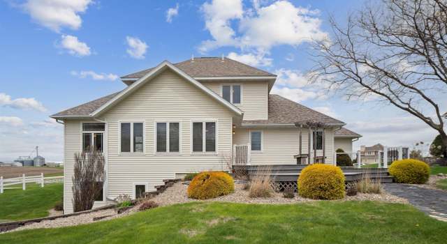 Photo of 105 Union Ridge Dr, West Union, IA 52175