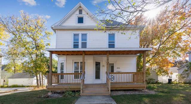 Photo of 416 W 4th St, Cedar Falls, IA 50613