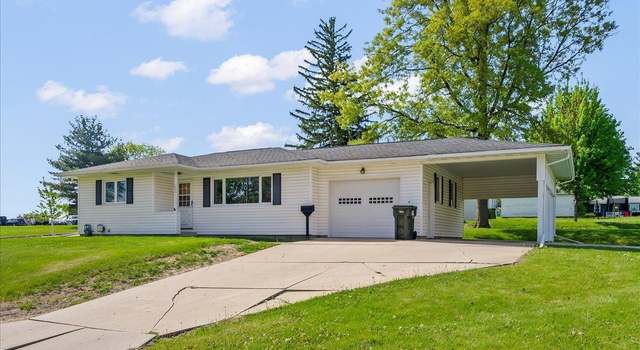 Photo of 1306 W 5th St, Cedar Falls, IA 50613