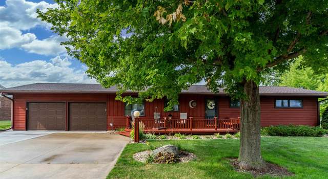 Photo of 309 E H Ave, Grundy Center, IA 50638