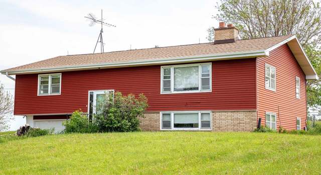 Photo of 28352 Evergreen Ave, Aplington, IA 50604