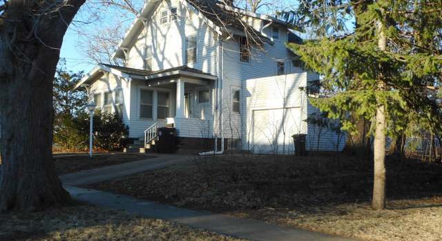 Photo of 1111 College St, Cedar Falls, IA 50613