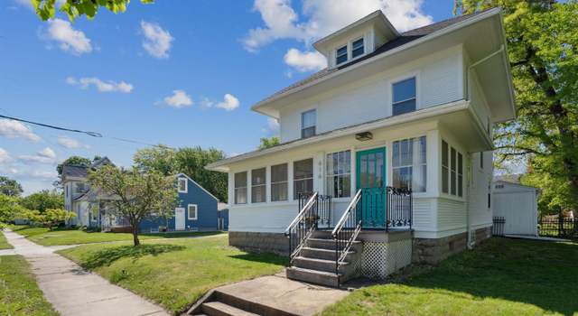 Photo of 616 W 6th St, Cedar Falls, IA 50613