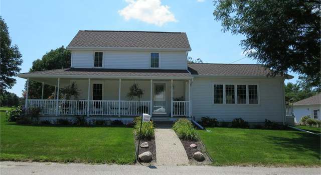 Photo of 104 6th St, Hudson, IA 50643