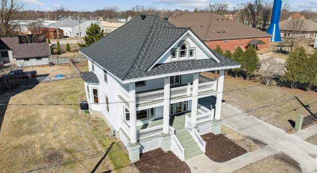 Photo of 205 N Carpenter St, Sumner, IA 50674