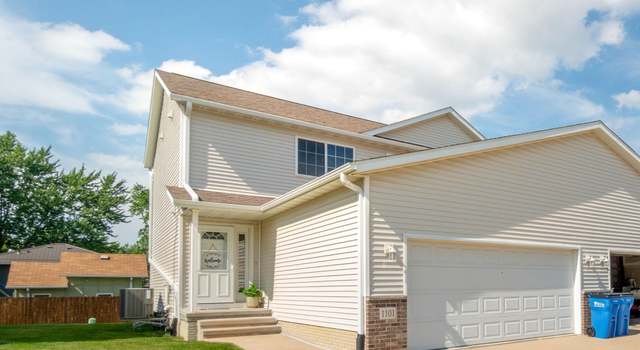 Photo of 1101 Lois Ln, Waterloo, IA 50702