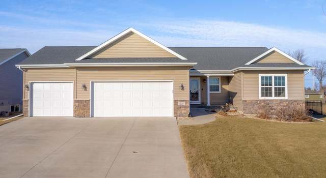 Photo of 1226 Rocky Ridge Rd, Cedar Falls, IA 50613