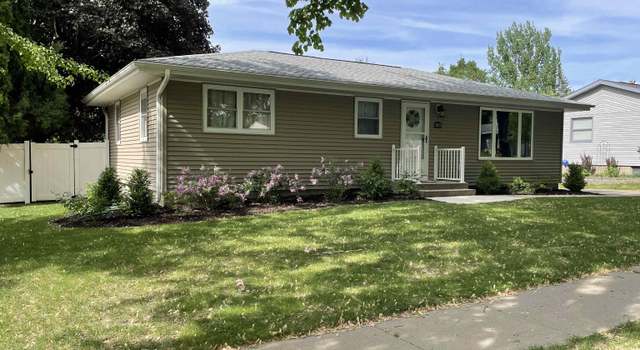 Photo of 1025 NE 3rd Ave, Waverly, IA 50677