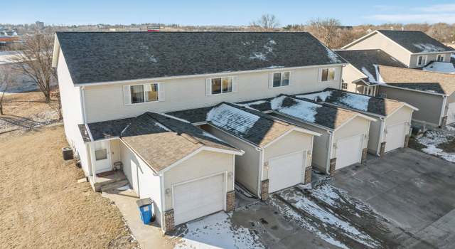 Photo of 1324 Creekside Ct, Waterloo, IA 50702