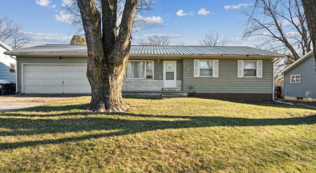 Photo of 702 Eldora Rd, Hudson, IA 50643