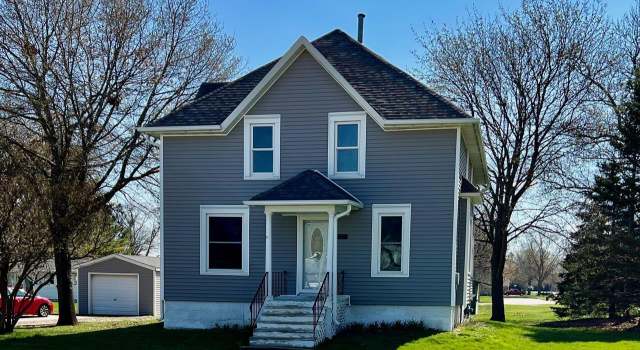 Photo of 203 Wilmont Ave, Readlyn, IA 50668