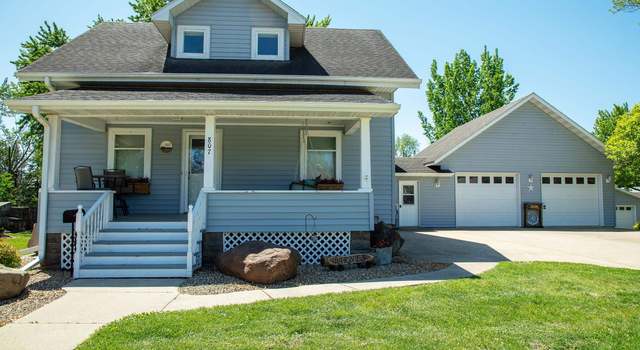 Photo of 807 W 3rd St, Sumner, IA 50674