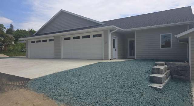 Photo of 709 Washington St #2, Decorah, IA 52101