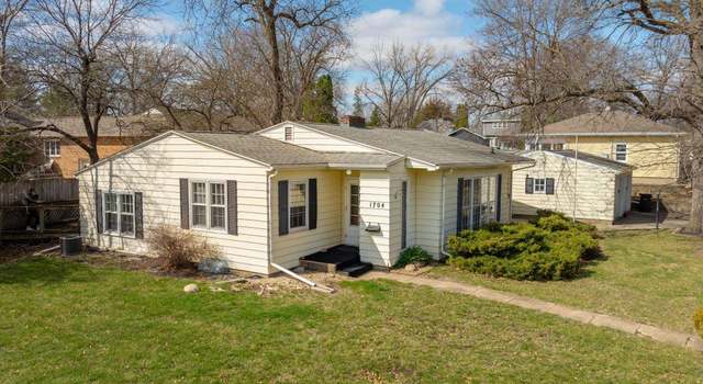 Photo of 1704 Rainbow Dr, Cedar Falls, IA 50613