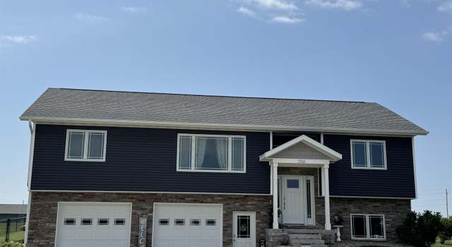 Photo of 1316 Circle Dr, Parkersburg, IA 50665