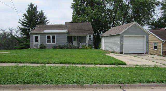 Photo of 203 E 4th St, Anamosa, IA 52205