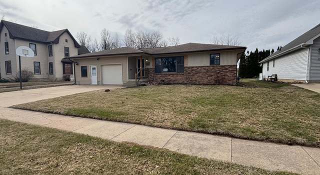 Photo of 709 Locust St, Laporte City, IA 50651