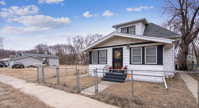 Photo of 712 Mobile St, Waterloo, IA 50703