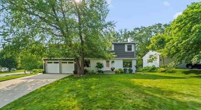 Photo of 2922 Shady Ln, Cedar Falls, IA 50613