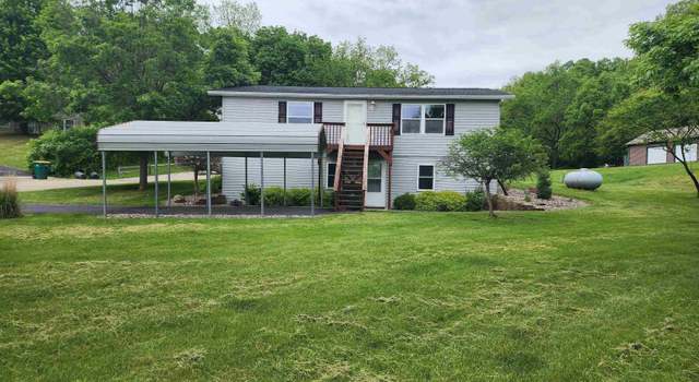 Photo of 102 Ohmer Lane Ln, Mcgregor, IA 52157